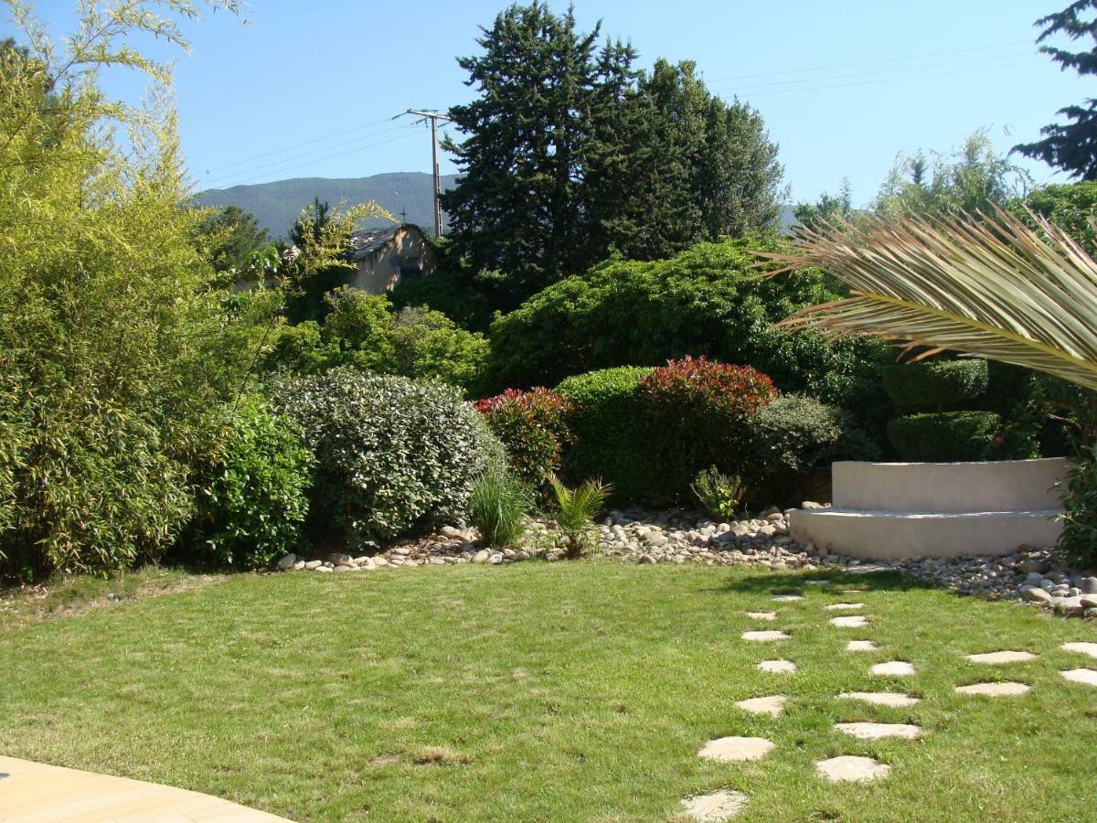 Charmante Maison De Village Cucuron Dış mekan fotoğraf